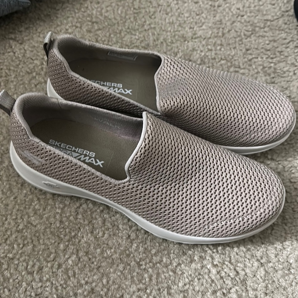 Skechers sneakers